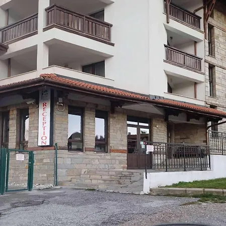 Melania In Complex Royal Towers Appartement