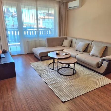 Melania In Complex Royal Towers